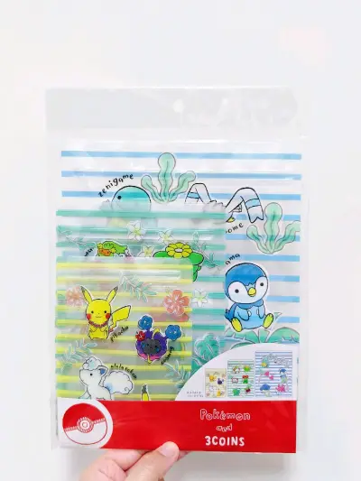 感谢挖煤姬让我买到宝可梦各种稀奇古怪的中古小玩意儿，比如这次皮卡丘大游行的本子、贴纸右边，对于入坑晚的人来说，挖煤姬简直是“天堂”！