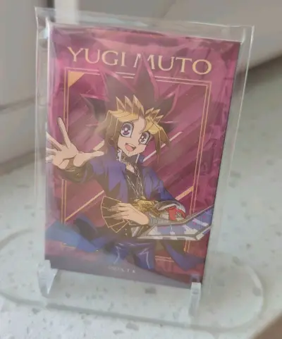 在挖煤姬收录的各种平台上挖啊挖真的能挖到超好价，方吧唧虽然不算特别异形的吧唧但是它们通常都很大拿在手上格外好看涅~~感谢挖煤姬


