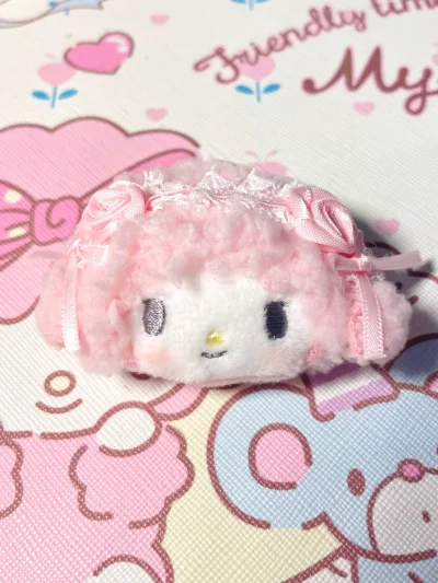 在挖煤姬上淘到的这些My Sweet Piano和美乐蒂周边真的太香了！小羊玩偶、吧唧、夹子每一样都可爱到犯规，价格比国内划算太多。平台操作简单，正品有保障，物流也很靠谱，能以这么实惠的价格收齐喜欢的宝贝，幸福感爆棚，以后海淘就认准这里啦！