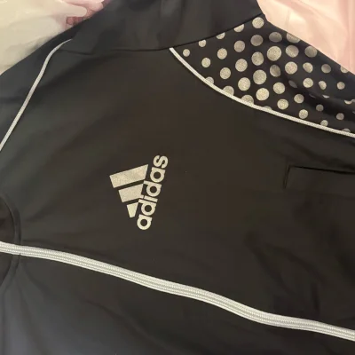 阿迪达斯运动单品太香了！