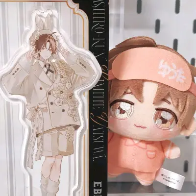 在骏河屋切了很喜欢的立牌和斜挎包，全都非常可爱。 没想到物流这么快，有点惊喜。 爱挖煤姬的包装，只是这么点东西就给那么多泡泡纸，外箱也很结实


