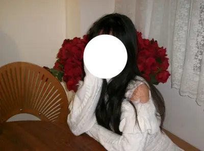 GRL不愧是日系平价快时尚代表！款式紧跟甜妹、温柔风日系潮流，荷叶边、小飞袖设计超戳少女心，百元出头性价比拉满。面料大多轻薄透气，部分款略薄易皱，贴身穿偶尔微扎。尺码标准，版型对小个子友好，遮肉显瘦。上新快、款式全，适合尝鲜穿一季，整体很满意，学生党闭眼入！