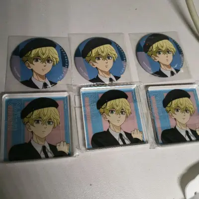 这箱也是年前到的…是各个IP的大杂烩 包含了不同推～其中刷到了个好价大set！立刻秒切了！感恩挖煤姬的完美代切！非常幸运迅速的拿下了这个set！扶我起来！我又可以接着切了！