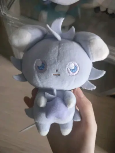 非常好挖煤姬，使我获得超萌好牌抱星猫，手感意外的非常软糯，痛柜喜添一员大将。物流也很快，不到一周就到了?人，猫喜欢你。