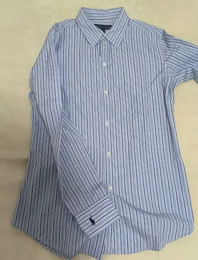 我觉得真的做的很好。首先是界面简洁美观，
要点都在。新手了解国际运费，使用贴士都能
在主页和个人界面找到。其次是App运行流
畅，几乎没有碰到过bug。最后是使用中的搜索
便捷，也有自动翻译，遇到喜欢的还可以便捷
复制标题粘贴搜索。默认仅显示有货商品，非
常整洁。