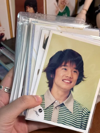 这次在挖煤姬买了一堆烧普和杂志，还有不少明信片。合单效率很高，很快就处理好了发出。工作人员打包真的细心，箱子里的东西叠得整整齐齐，一点空隙都没有，完全不用担心磕碰问题。所有谷子都完好无损地收到了，非常满意的一次切煤体验，下次还来！