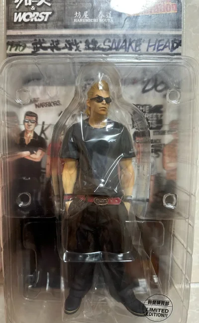 又又又是最帅的黑色t恤款春道
符合铃兰黑色的基调
C位选他不会错 哈哈哈
话说现在出的手办造型和质感都很难超越这些了