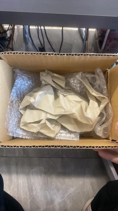 打包还是一如既往的稳定，收到无任何磕碰和壳损，这卡面真的是我喜欢的风格，太帅啦我还要买买买继续购买其他喜爱的卡