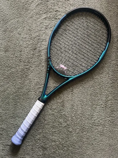 这次买了wilson ultra v4，成色一般，但是价格美丽，选了EMS物流，2周到家，愉快的购物体验