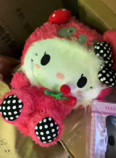 快递一到就忍不住拆开来啦，实物真的很美很可爱 价格也很划算，作为一个kitty党真的狠狠爱了，以后还会回购