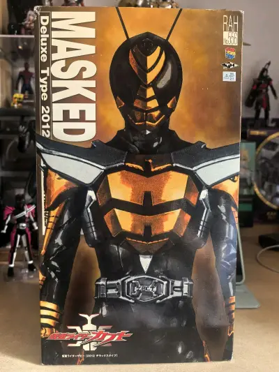 这次分享的是挖煤姬上买到的一款rah假面骑士黄蜂，东西很帅，很喜欢！挖煤姬打包很给力，使用了很多泡泡纸，会继续支持挖煤姬！