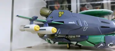 这次买了之前老dx的铁飞机，虽然是旧版但价格相对比较便宜，到手后包装很好成色也可以有需要还会接着使用回购