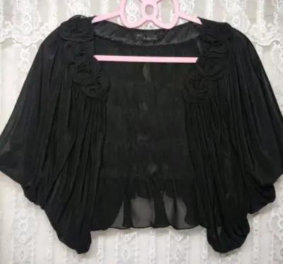 挖煤姬里面的衣服款式超全，很多小众日系款都能挖到，付款方便，也没有隐藏费用。打包严实又靠谱，物流速度也很可，清关超快就收到啦～