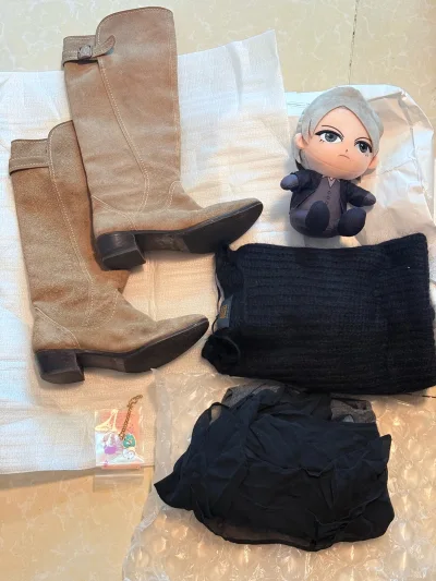 这次没有什么易碎品，所以没有都买额外的包装服务，但每一件商品都完美收到（如果有贵重或易碎品还是要单独买包装为稳妥，箱子没有浪费多余的空间，完美get啦^_^

