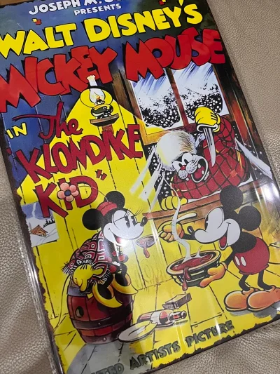 今天又到了一箱子米奇的东西，有鞋子有版画还有洗衣袋，成色和价格都十分美丽，物流也很给力快快，期待下一波的到货
