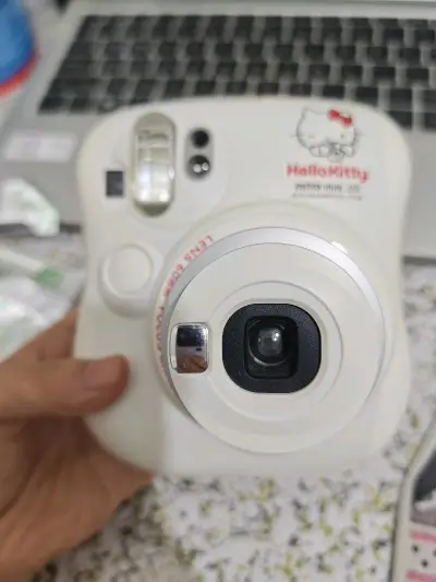 这跟上一台白色的25是同一个卖家，在同一个卖家那里买了两台，都是写的没有确认状态，但是价格真的太太划算了，忍不住开赌，两台都赌成功了！！！而且这一台还是hello Kitty联名的