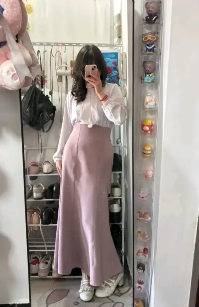 太喜欢在挖煤姬上面买衣服了，买了两个全新未使用的，这次尝试了一下ems快递，真的超级快，一个星期就收到了！物流好评！！包装超级用心，海关顺利！完全不用担心运输问题



