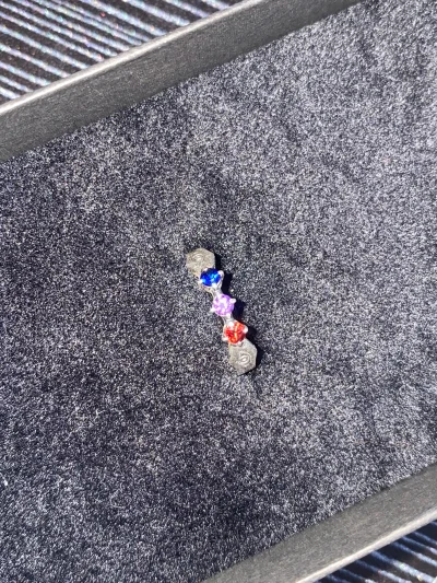 收到货品好长时间了，一直没时间评论，已经用了一段时间了，自我感觉良好。东西很多，价格便宜效果非常不错。这次买得真是物有所值，下次还会再来，还没下单！赶紧咯~~


