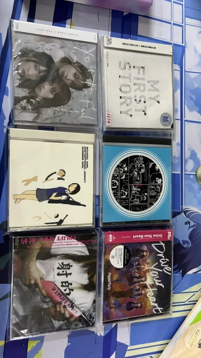 最近看日元汇率下跌幅度比较大 没忍住又买了一批喜欢乐队的cd和dvd 这次走的是ems物流 挖煤姬服务依旧给力 站内审核速度很快 物流速度也让人满意 