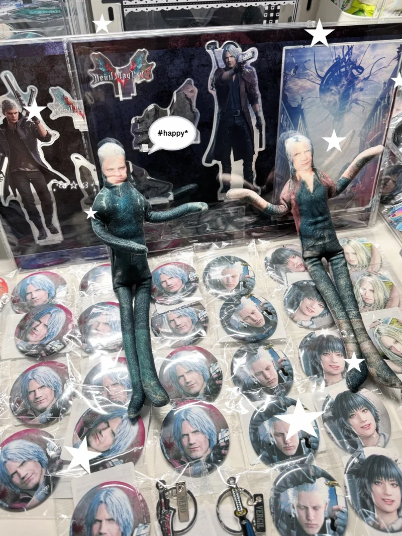 开心，这次又切了满满一大箱！收到很多兄弟俩的吧唧喜欢，还切到好价的蛋的立牌，永远爱他们！这次运输也很给力，东西都完好无损运回来啦，吧唧们也没有压到，美美欣赏^_^
其实还有很多，但是桌上铺不开就发这些吧