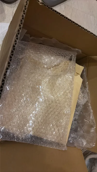 这次还是买了很多小东西。虽然选择的是简易加固。但是依然可以看到，挖煤姬打包的非常结实，就连内部的排列都是严丝合缝的！可以看到一块粉状产品都没有碎！