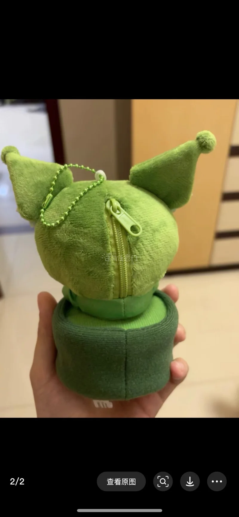 抹茶Kitty挂件也太治愈了吧！? 软乎乎的质感超棒，抹茶绿清新又显白，细节满满，挂包上超吸睛！颜值和手感双在线，三丽鸥粉直接冲！
不过最近感觉竹蜻蜓路线速度变慢了希望可以加快一点就更好啦！


