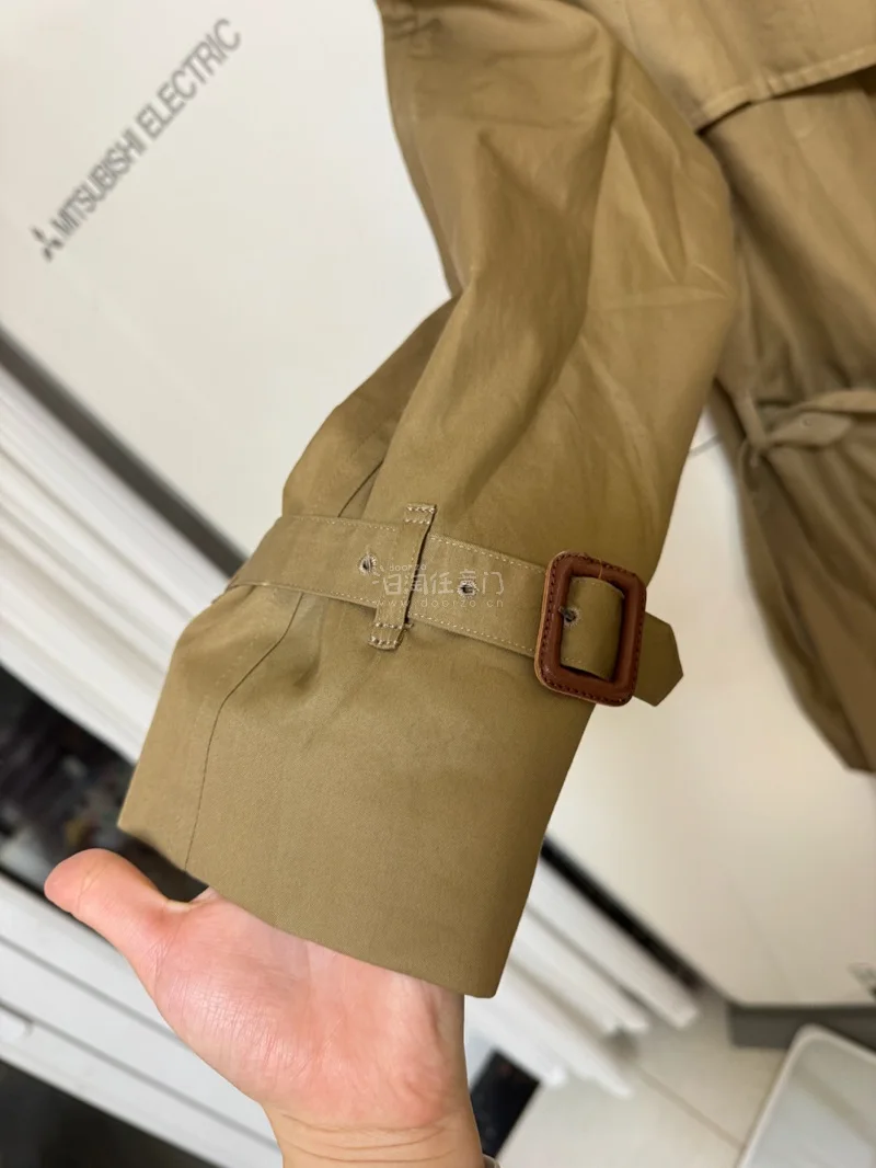 物品已收到，很干净，虽然是二手物品，但几乎没有穿着痕迹，也没有异味，超出预期了！很开心，会继续在这个平台进行购买