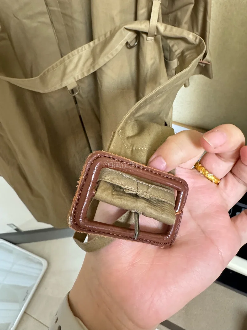 物品已收到，很干净，虽然是二手物品，但几乎没有穿着痕迹，也没有异味，超出预期了！很开心，会继续在这个平台进行购买