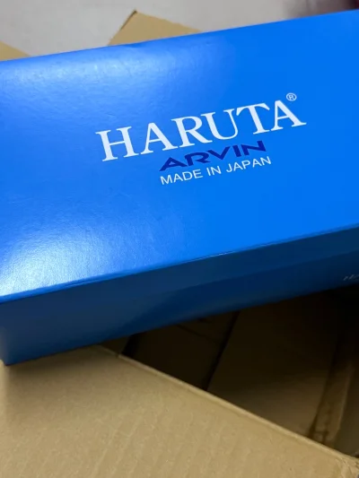 这是我第一次使用这个日淘软件，说实话一开始心里还有点忐忑，毕竟跨境购物总担心遇到货不对板或者沟通不顺畅的问题。但这次购物体验真的让我彻底放心了，甚至可以说是惊喜连连！

我入手的是心心念念很久的Haruta 4505，这款小皮鞋在日系穿搭圈里几乎是人手一双的经典款，...