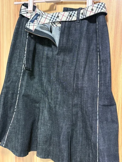 挖煤姬海淘的衣服真心值了！日版剪裁对亚洲身材非常友好，肩线利落，腰身微微收紧，上身精神又挺拔。面料质感出乎意料，手感扎实，抗皱性也不错。内衬细节走线工整，附赠的袖扣和领撑很贴心。整体性价比极高，强推给喜欢日系通勤风的朋友！整个流程顺畅，比代购更便宜自主，海淘党值得试...