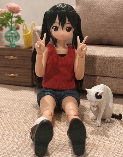 颜值在线，做工在线，性价比在线！放在展示柜里特别吸睛，推荐！从造型到细节都很用心，没有明显瑕疵，人物神态生动，整体完成度很高，物超所值