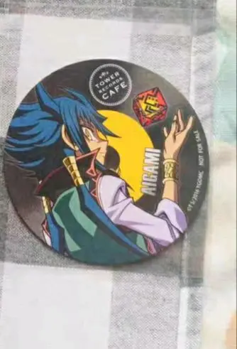 2016年剧场版的联名杯垫，蹲蹲还是有好价的，不过手速要快，好在挖煤姬切煤是自动的够快。话说真的会有人用这种纸杯垫垫杯子嘛？