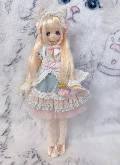 包装严实，发货速度快，娃娃无异味，玩得放心。颜值在线，比例协调，角色感满满，越看越喜欢。细节不敷衍，值得入手。衣服很重工，又仙又可爱