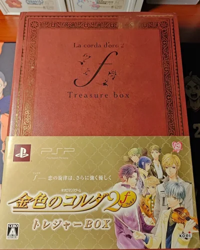 Box里面东西很多，最喜欢能打开的音乐盒。挖煤姬包装严实，发货快，很喜欢。东西摆拍超上镜，值得入手。一套集齐超有成就感。手感很好，音乐盒造型小巧精致