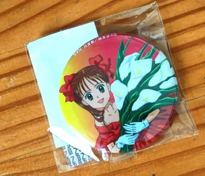 吧唧特别美！质感超棒，印刷清晰，色彩饱满且无色差，图案还原度极高，和其他吧唧摆在一起超有氛围感。挖煤姬打包很用心，收到完全无损，特别满意！