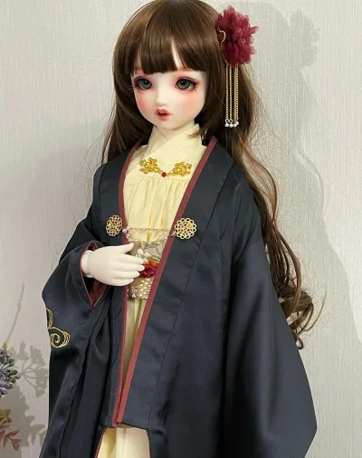 实物比图片还好看！布料质感高级，配色清新，小装饰都很牢固。尺寸精准，穿脱方便，娃娃穿上瞬间精致，拍照巨出片。挖煤姬打包严实，太满意了！