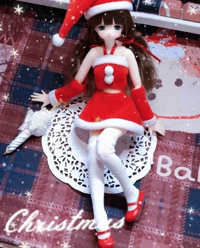 娃衣颜值在线，质量在线！布料厚实有分量，设计感十足，给娃娃穿上氛围感拉满。挖煤姬物流快，包装用心，购物体验超棒，强烈推荐！