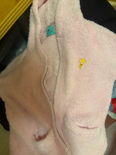 面料柔软舒服，做工精细，版型好看，上身效果超赞，非常满意！尺码标准，颜色正无色差，走线工整，性价比很高，值得回购。挖煤姬速度也很给力