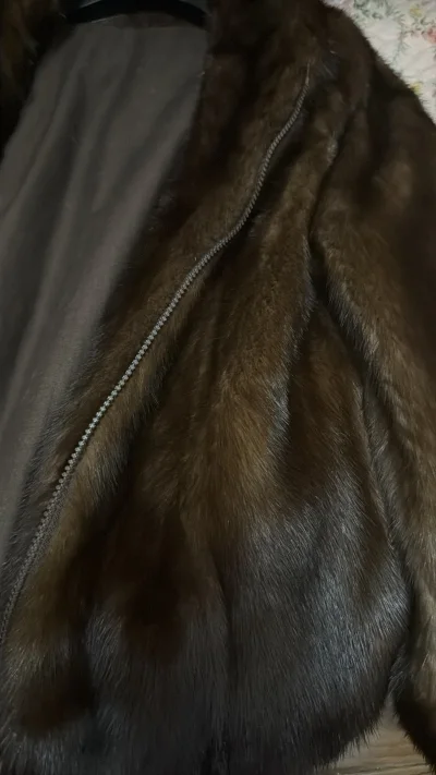 “宝藏平台！买的二手皮草成色新，包装严实物流快。海运一如既往的安全放心，挖煤姬让我打开了海淘新世界，会一直回购下去。”