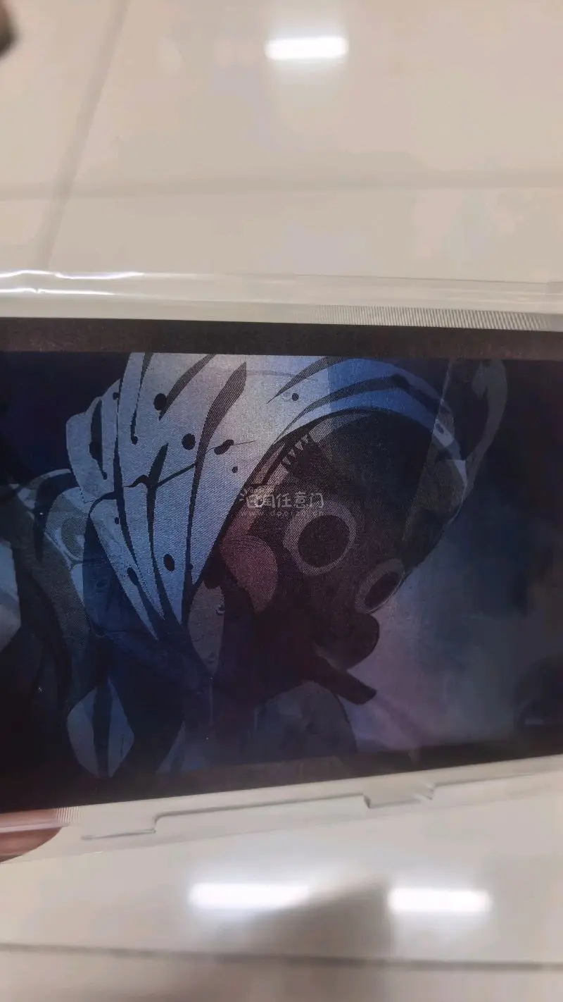 钢铁冢萤光栅立牌实物绝美，双画面设计很有巧思，工艺精细，视觉效果超赞。包装防护到位，用了硬纸板和泡沫袋，运输安全无损坏，整体体验非常满意，是很值得入手的一款周边，会继续回购~