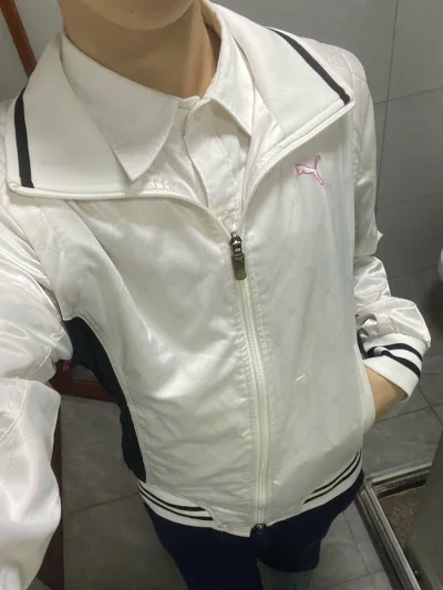 这次在挖煤姬海淘太惊喜啦！成功入手这件PUMA彪马复古运动外套，日版正品质感绝了，菱格纹面料+粉标设计超有Y2K那味儿，版型合身不臃肿，日常穿搭超吸睛。挖煤姬流程全程透明，验货仔细、打包严实，转运时效稳定，汇率手续费清晰，还有积分奖励，对日淘党太友好！