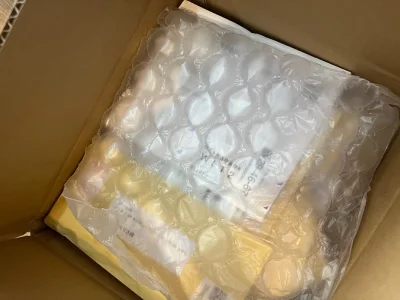 挖煤姬淘到的美少女战士中古卡太绝了！直接唤醒童年回忆✨ 闪卡镭射效果超赞，画面清晰无磨损，色彩还原度超高。卖家包装超用心，层层防护，卡片到手无折损、无污渍，珍藏级质感拉满。物流全程稳定，清关顺利，收货速度比预期快很多。老二次元表示太满足，能入手这套绝版老物真的超开心...