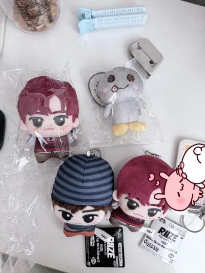 超级可爱宝宝们都很顺利的到家啦！！！要一直用挖煤姬嘿嘿，很安全盒子很厚里面放了防震纸，很信任挖煤姬！


