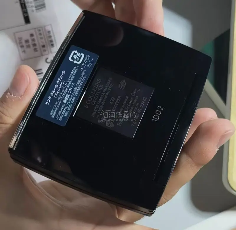 心血来潮切了便宜化妆品，拿到手惊呆了，包装的非常完好，而且每一层都有泡沫纸，真的太完善了，打算再买一点