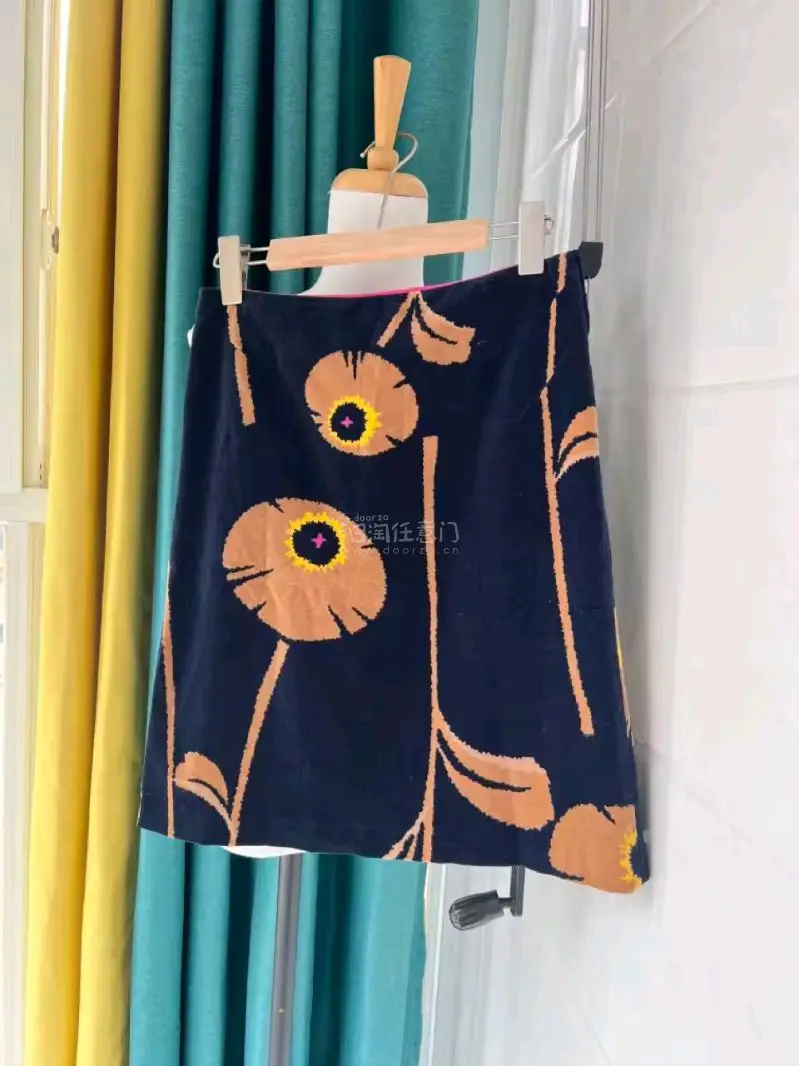 买了许多古着衣服，因为存储快过期了跟别人拼单回来了，这个功能特别方便，衣服也特别好，基本都不踩雷，香香的，挖煤机真的太好用了！