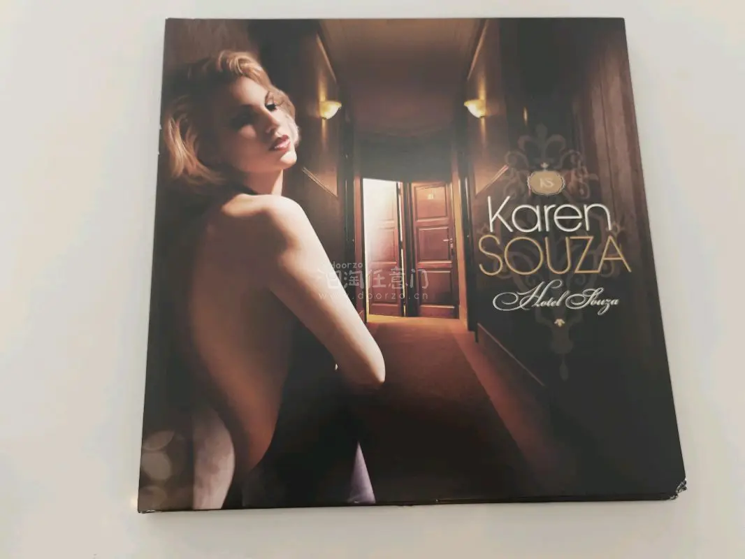 老样子走海运，碰上清明假期，比平时稍晚几天，这单CD和黑胶都有，黑胶品相本来都不错，可惜Karen souza这两张因为运输冲顶和冲角了，本来是算捡漏价，现在皮损只能说价格合适了，其他两张黑胶和CD都没什么问题。