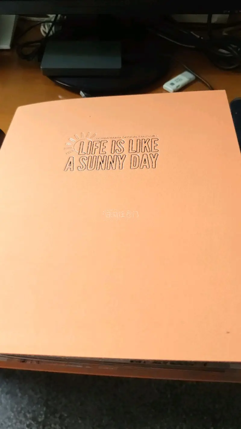 这次入手内田真礼和水濑祈的会刊，体积重量比较少，运费没那么高了，其实文件夹最重，后面还有，希望凑齐。