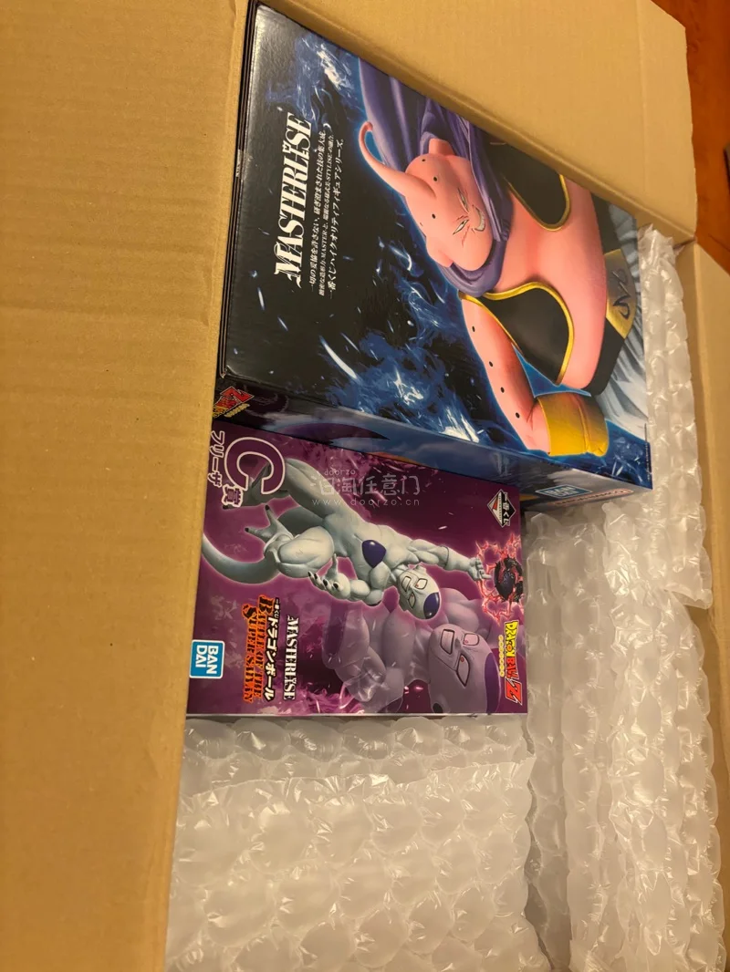 龙珠一番赏 超级赛亚人之战 
A赏 超三孙悟空 B 赏 超赛孙悟空
超级的还原原画风格 
还有俩大反派人物 胖布欧和 弗利萨 非常喜欢