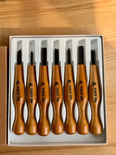 下单超级方便，买的东西比较多，太重刻走的海运，运输时间虽然长很多，大概20多天，但是没白等，东西收到很喜欢！