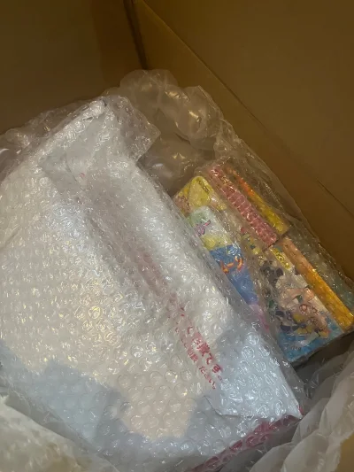 谁懂啊！在挖煤姬淘到的这批美少女战士中古物真的太惊喜了? 从下单到收货全程都超省心，平台操作简单，翻译功能超好用，和卖家沟通零障碍。物流速度比预期快太多，包裹包装得巨严实，气泡棉裹得满满当当，收到时所有物品都完好无损，完全没有磕碰！

超经典的变身盒，每一件都保存得...